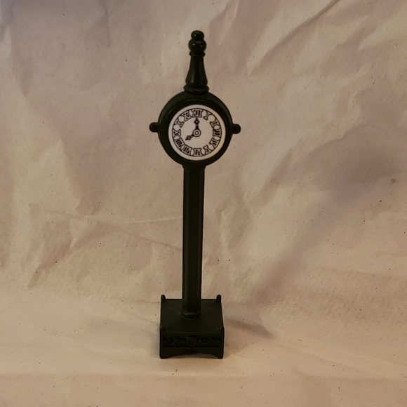 DEPARTMENT 56 - Heritage Village Town Clock - Enameled Metal - Retired - EUC - Picture 6 of 9